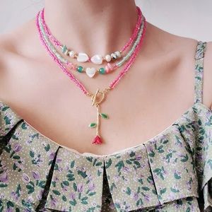 NWOT White Fox Beaded Necklace